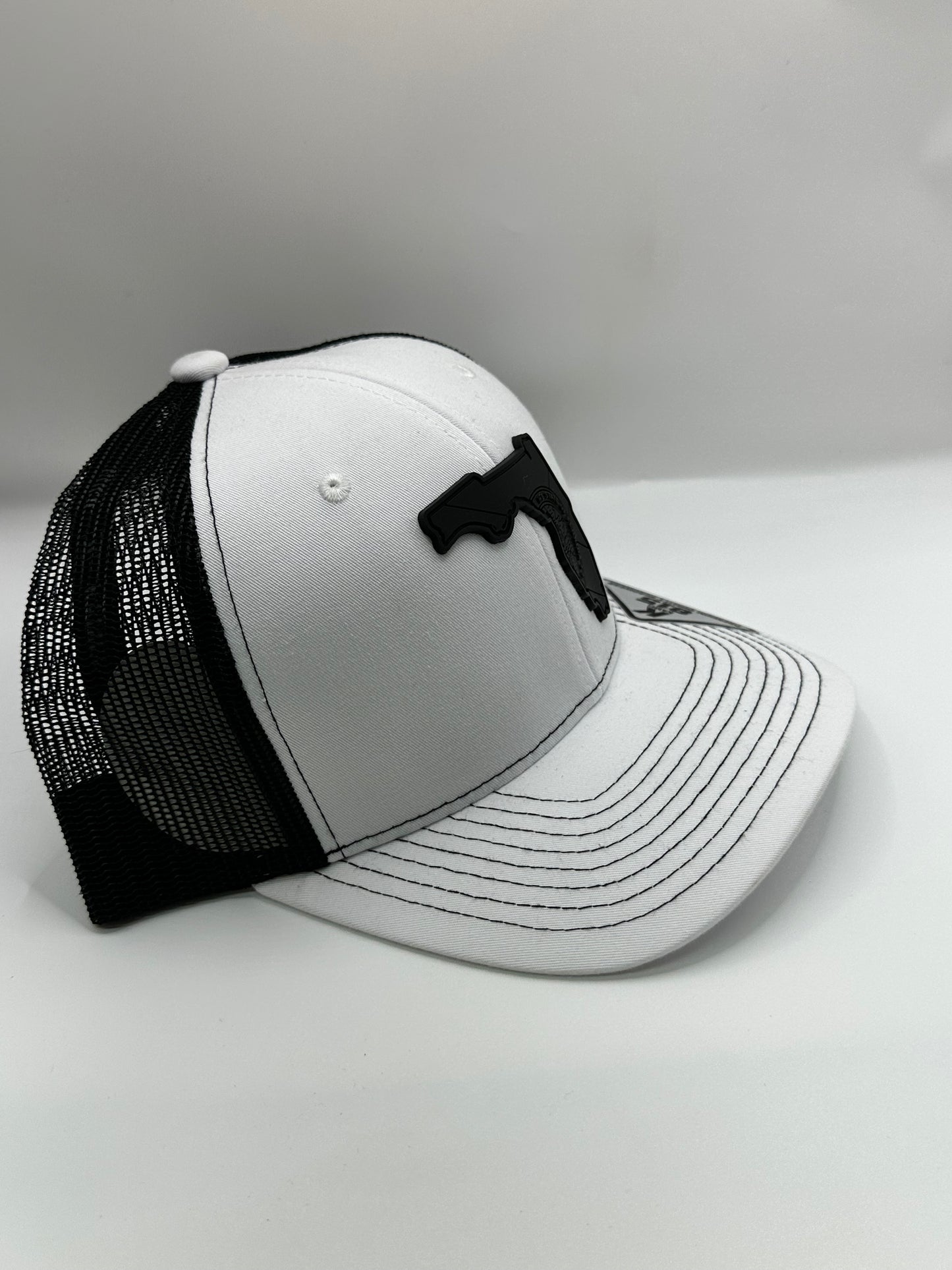 Florida State Flag Black PVC Patch Kamel 815 Snapback Mesh Trucker Cap Slight Curve Hat Structured Mesh Back Adjustable Baseball Hat