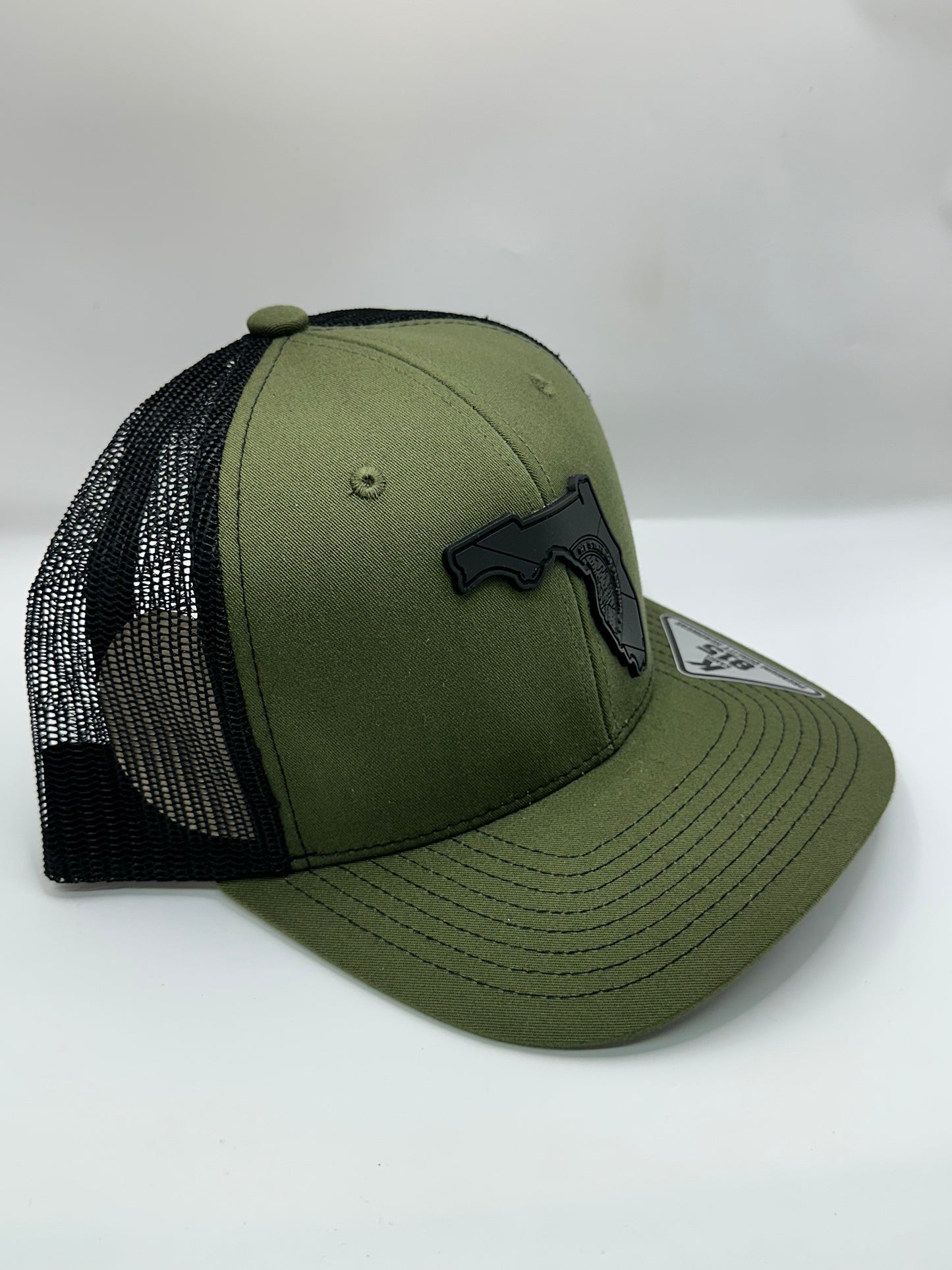 Florida State Flag Black PVC Patch Kamel 815 Snapback Mesh Trucker Cap Slight Curve Hat Structured Mesh Back Adjustable Baseball Hat