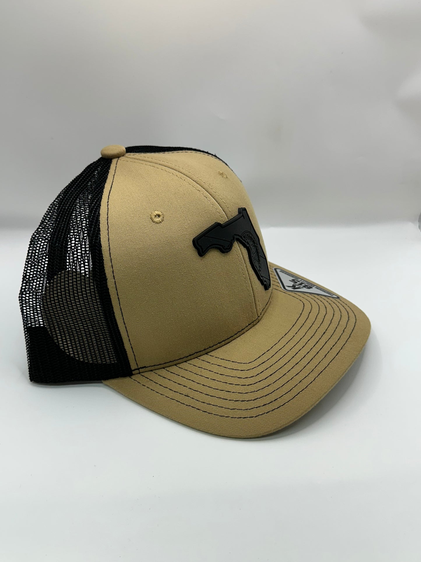 Florida State Flag Black PVC Patch Kamel 815 Snapback Mesh Trucker Cap Slight Curve Hat Structured Mesh Back Adjustable Baseball Hat
