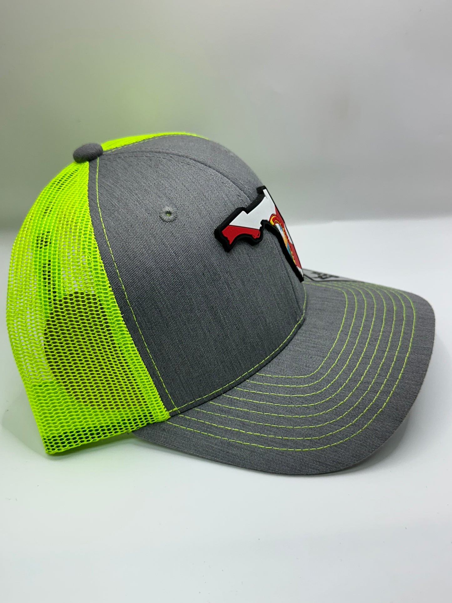 Florida State Flag PVC Patch Kamel 815 Snapback Mesh Trucker Cap Slight Curve Hat Structured Mesh Back Adjustable Baseball Hat